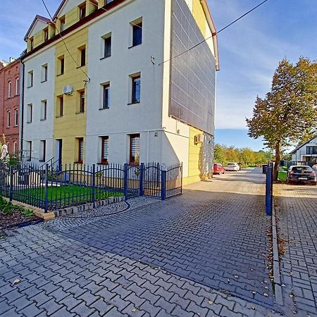 Apartament Radiostacja III Z Ogrodkiem, Parking Free Gliwice Exterior photo